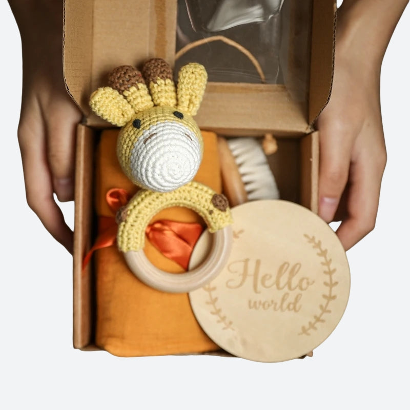 Coffret doudou girafe - ANTOINETTE présenté dans sa boite