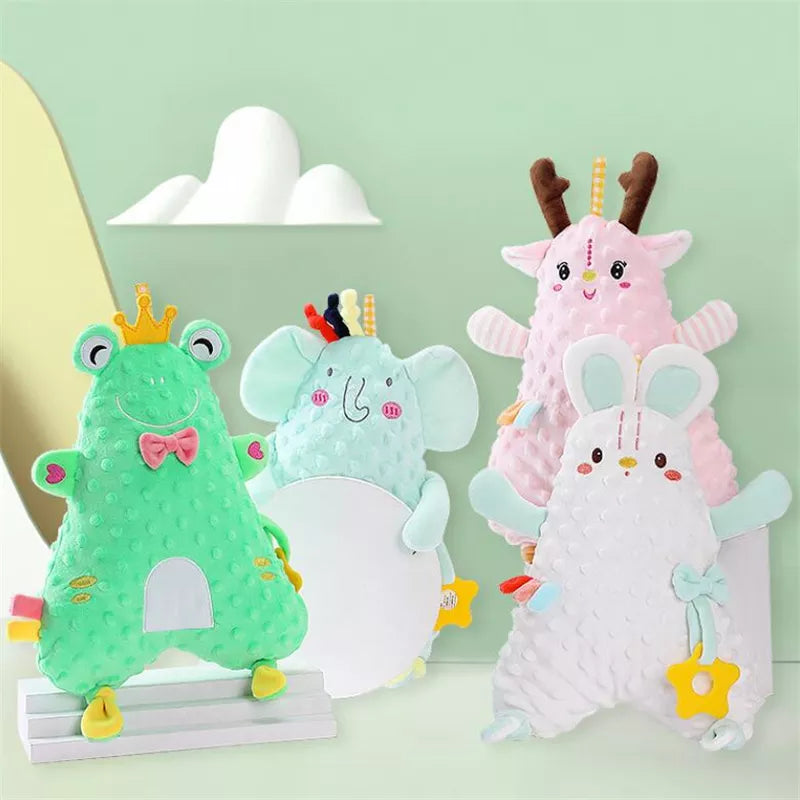 doudou cerf rose à tissu tout doux et anneau de dentition orange avec doudou souris bleue, doudou grenouille verte et doudou éléphant bleu / anneau de dentition