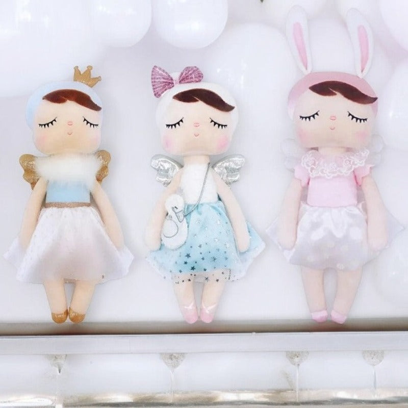 les dolls IRENE, CAROLINE et JESSICA sont sur cette image l'une à coté de l'autre Image