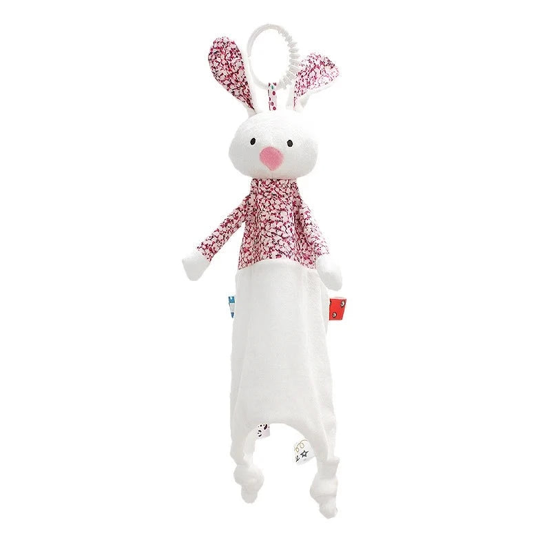 doudou lapin blanc avec étiquettes, t-shirt à fleur rose et anneau de suspension. doudou lapin/ doudou blanc/ doudou plat/ doudou peluche/ doudou étiquettes/ doudou garçon / doudou tout doux/ doudou fille / doudou bébé/ doudou rose