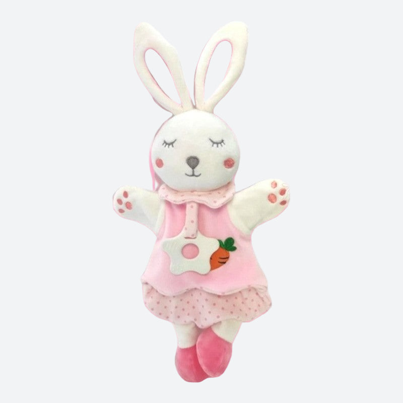 doudou lapin blanc avec étiquettes, t-shirt à fleur rose et anneau de suspension. doudou lapin/ doudou blanc/ doudou plat/ doudou peluche/ doudou étiquettes/ doudou garçon / doudou tout doux/ doudou fille / doudou bébé / doudou rose / anneau de dentition /