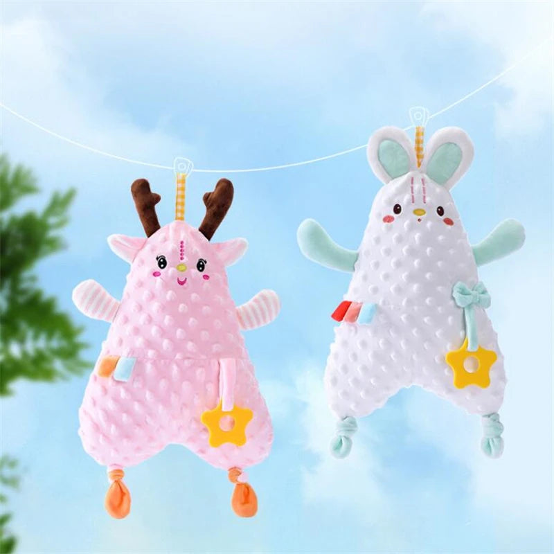 KELIA devient le doudou idéal pour les moments de câlins et d'exploration tactile, offrant une expérience tout en douceur et en amusement. Commandez dès maintenant pour créer des souvenirs tendres et joyeux avec votre petit trésor.