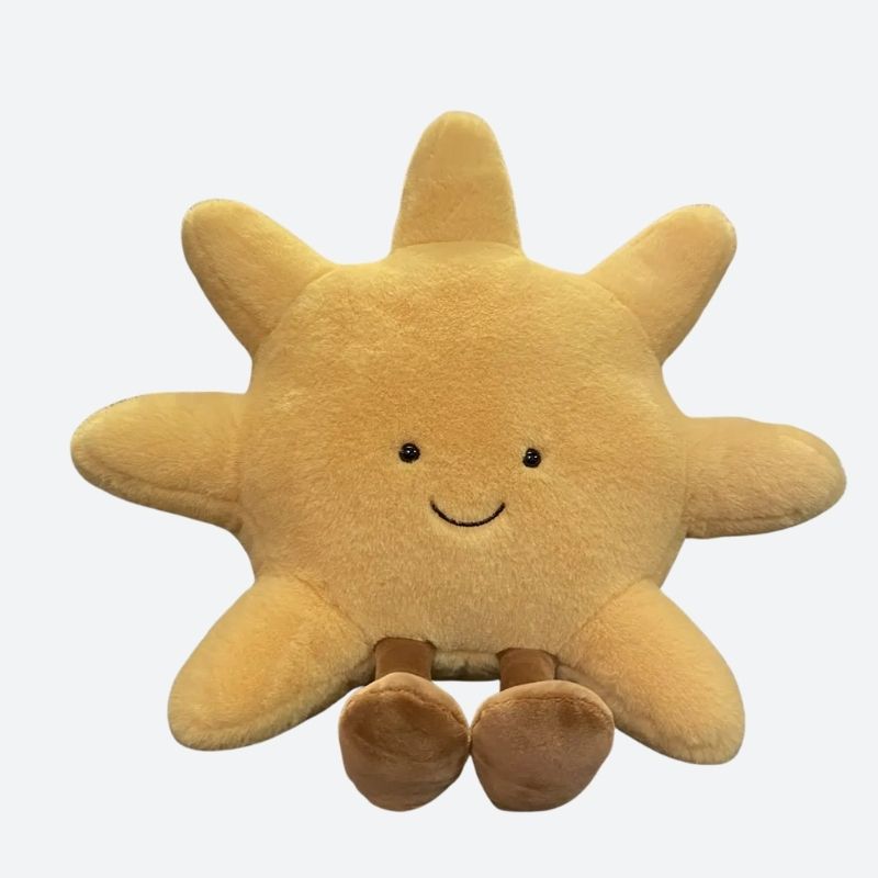 YAHO, le doudou peluche soleil, rayonnant de joie et de douceur. Disponible en deux tailles, environ 30cm et environ 45cm, YAHO apportera une lueur chaleureuse à chaque étreinte.
