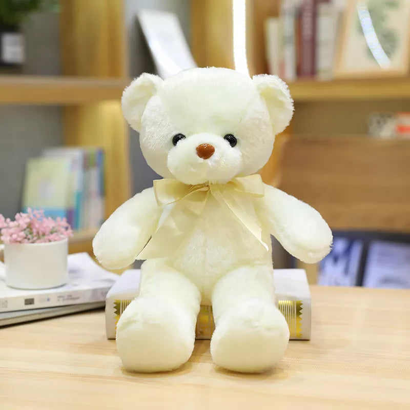 Découvrez la magie de l'enfance avec JEAN-MARC, le doudou peluche bébé ours disponible en 10 couleurs. Avec ses 30 cm de tendresse et son élégant noeud au cou, JEAN-MARC est prêt à devenir le compagnon de jeu préféré de votre tout-petit.