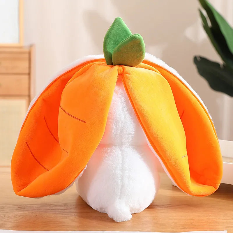ELODIE, le doudou peluche lapin carotte aux multiples dimensions (20-25cm, 30-35cm, 40-45cm). Un jouet fascinant qui offre le choix entre un lapin câlin et une carotte rigolote.