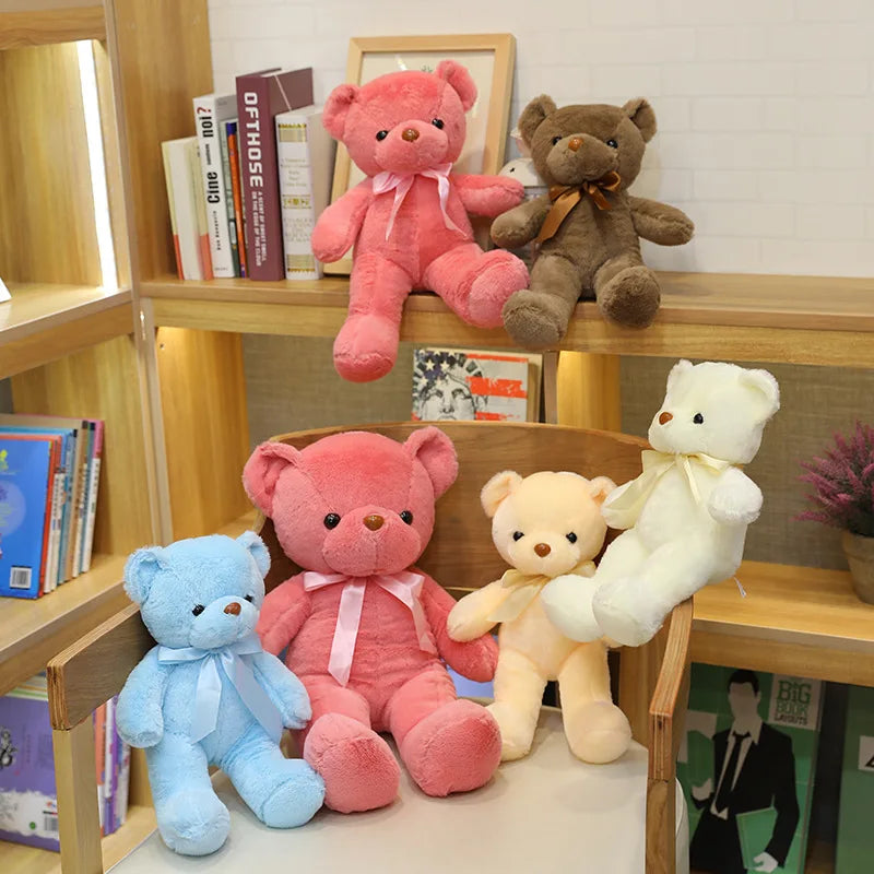 Découvrez la magie de l'enfance avec JEAN-MARC, le doudou peluche bébé ours disponible en 10 couleurs. Avec ses 30 cm de tendresse et son élégant noeud au cou, JEAN-MARC est prêt à devenir le compagnon de jeu préféré de votre tout-petit.