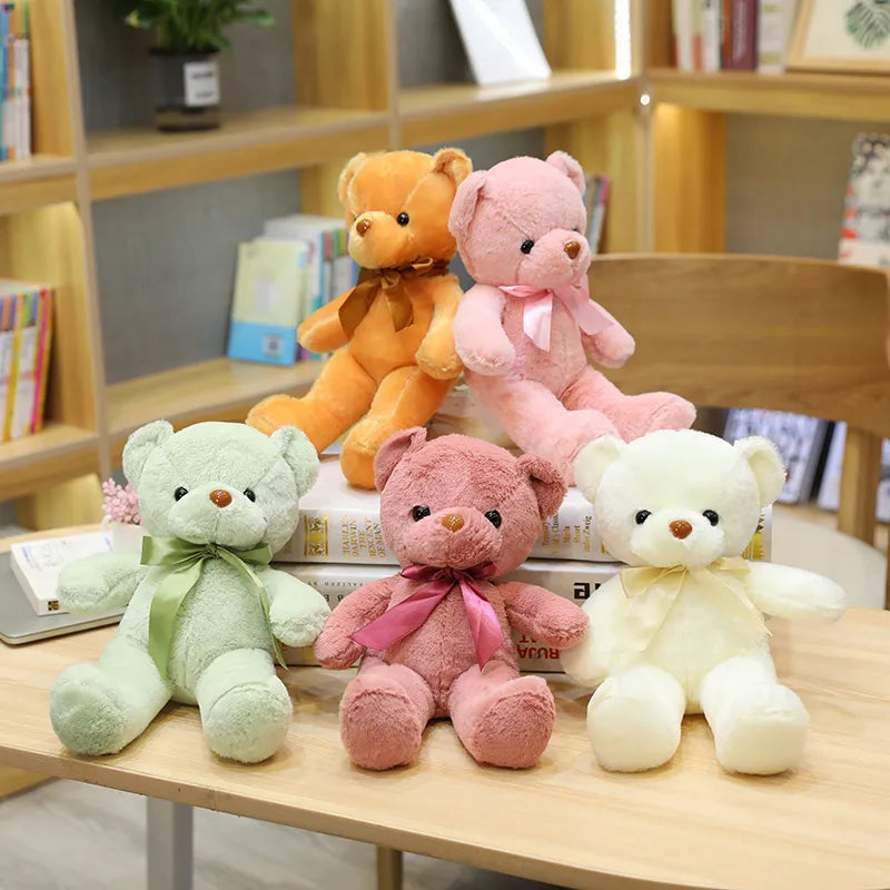 Découvrez la magie de l'enfance avec JEAN-MARC, le doudou peluche bébé ours disponible en 10 couleurs. Avec ses 30 cm de tendresse et son élégant noeud au cou, JEAN-MARC est prêt à devenir le compagnon de jeu préféré de votre tout-petit.