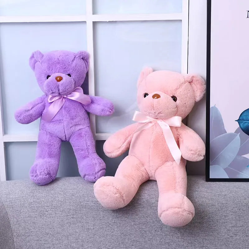 Découvrez la magie de l'enfance avec JEAN-MARC, le doudou peluche bébé ours disponible en 10 couleurs. Avec ses 30 cm de tendresse et son élégant noeud au cou, JEAN-MARC est prêt à devenir le compagnon de jeu préféré de votre tout-petit.