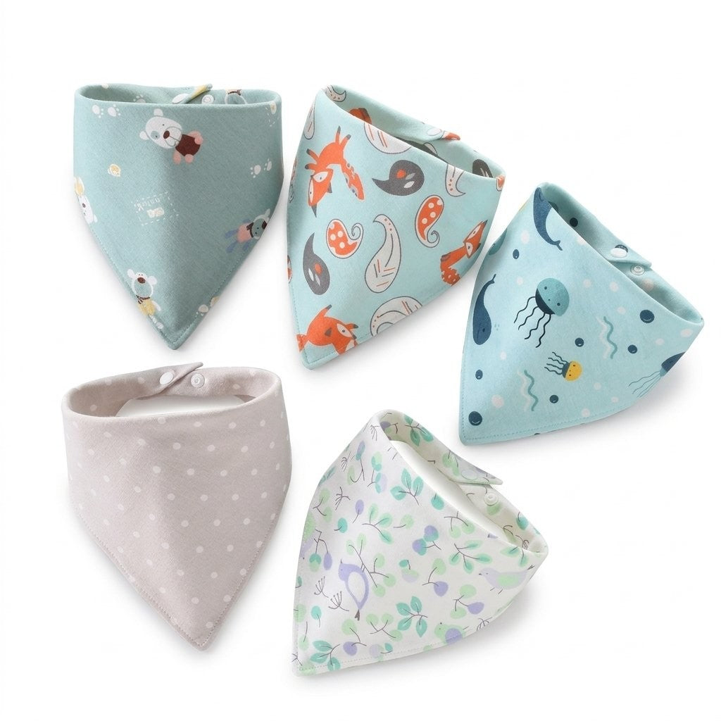 Cinq bavoirs bandana imprimés animaux vert d'eau