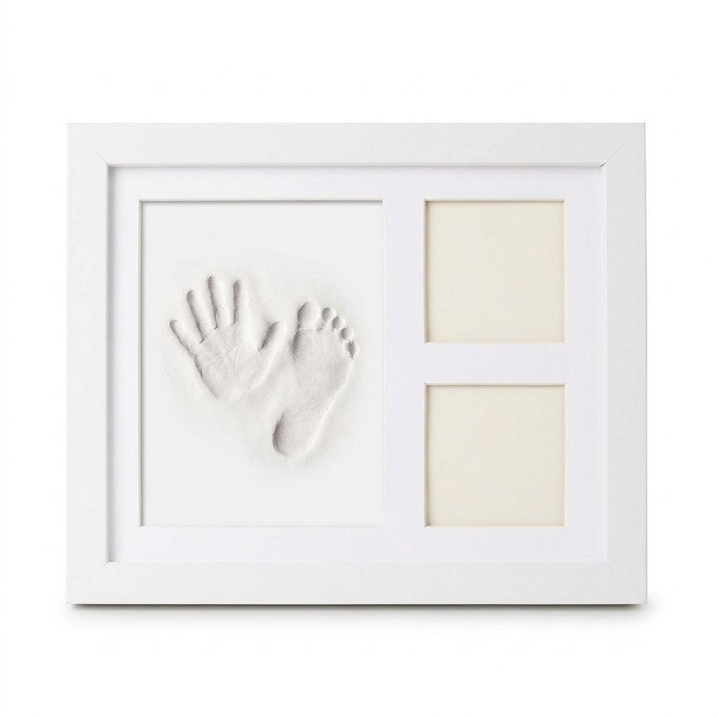 Cadre empreinte bébé blanc avec empreinte de main et de pied et deux fenêtres photo