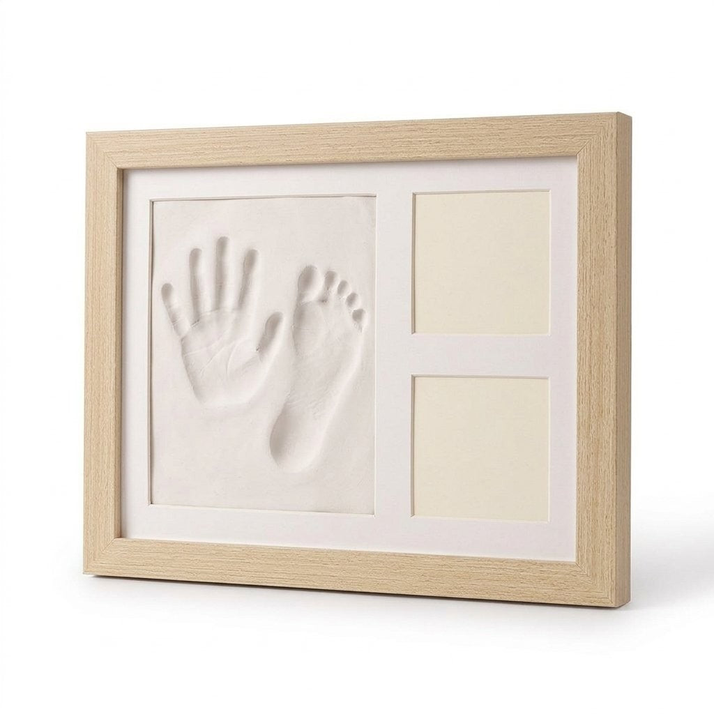 Cadre empreinte bébé couleur bois naturel avec empreinte et deux fenêtres photo