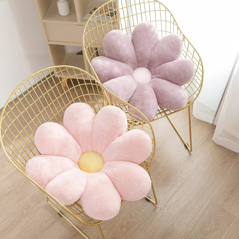 Découvrez la beauté florale avec le doudou géant fleurs XL - ELLA. Disponible en 8 coloris éblouissants, chaque peluche représente une fleur géante, offrant à votre enfant des câlins tout en couleurs. Disponible en deux tailles : 55/60cm et 75/80cm.Offrir à votre enfant un compagnon doux et coloré, stimulant son imagination et apportant de la joie à son quotidien.