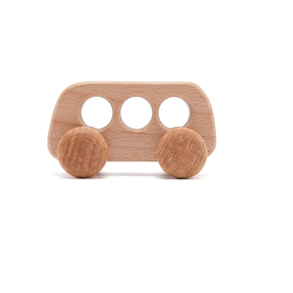 Petit bus en bois à trois fenêtres rondes